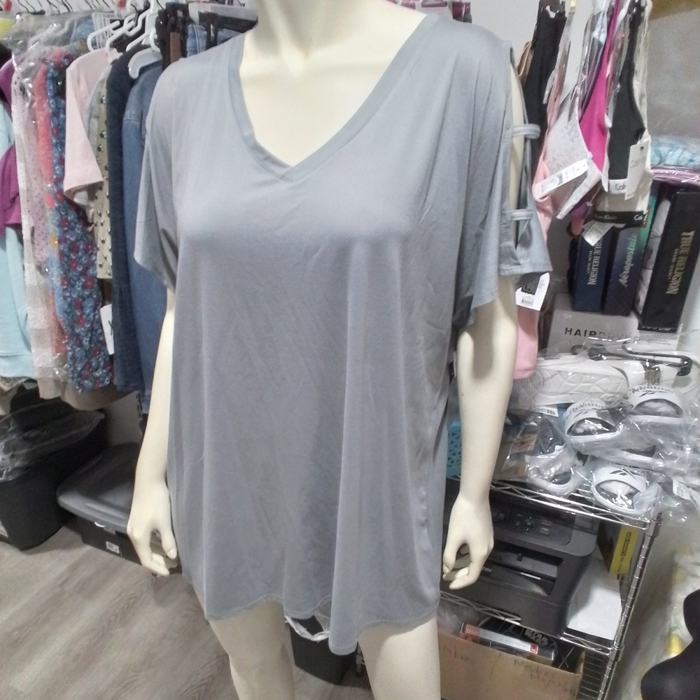 PLUS SIZE Ransom Collection Gray Plus Top NWT